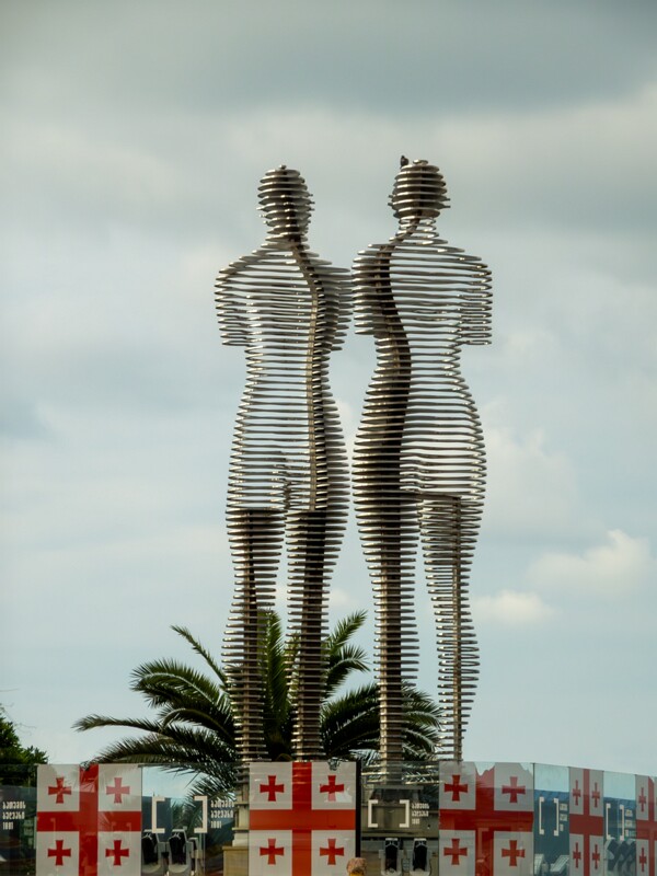 Ali and Nino Statue  2025-08-20 1-4