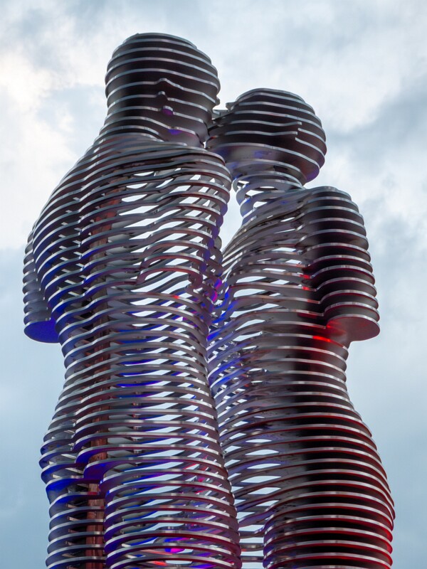 Ali and Nino Statue  2025-08-20 2-10