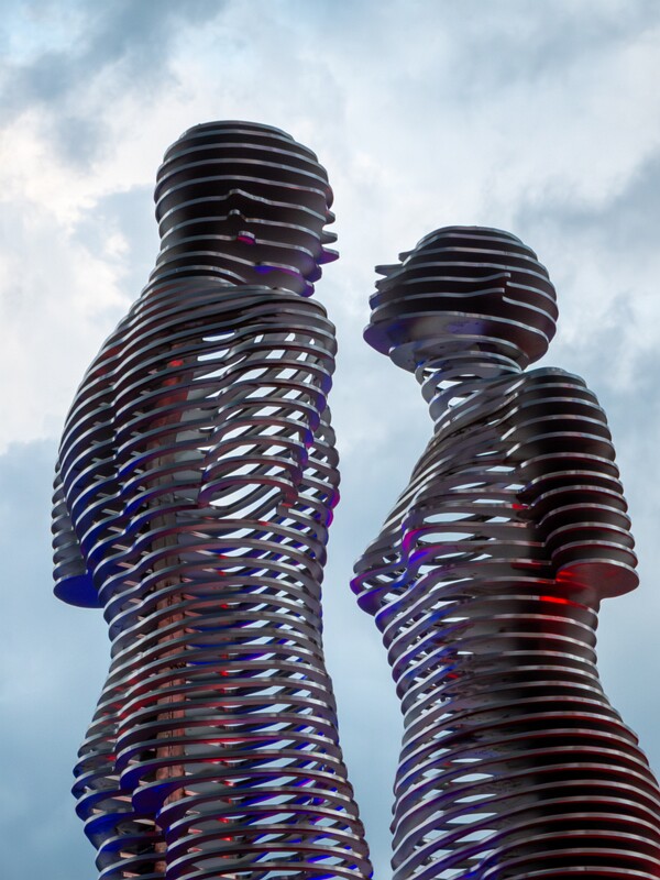 Ali and Nino Statue  2025-08-20 2-8