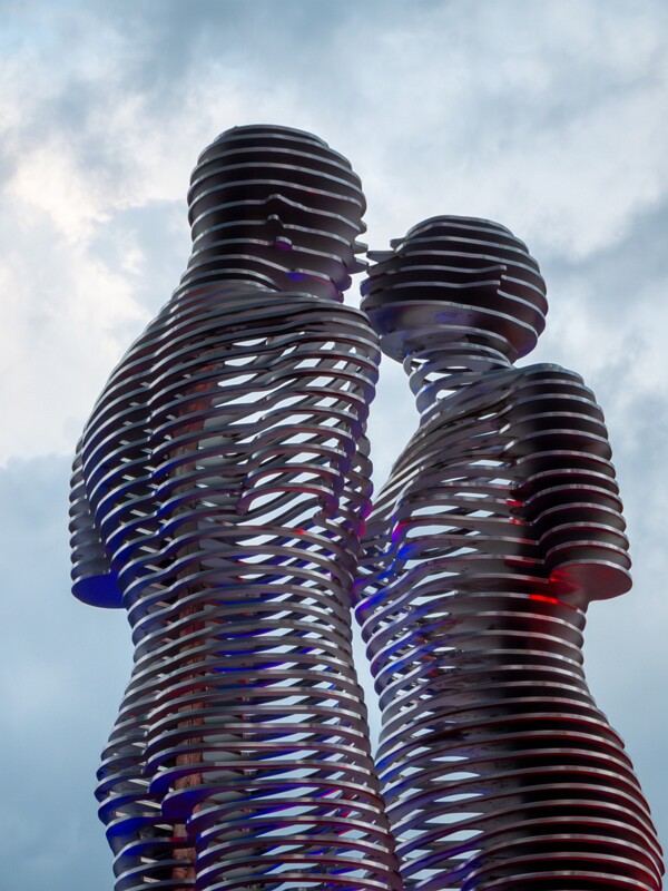 Ali and Nino Statue  2025-08-20 2-9