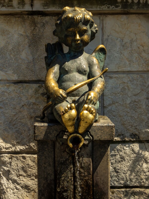 Angel of love- statue and fountain  2025-08-22 1-3