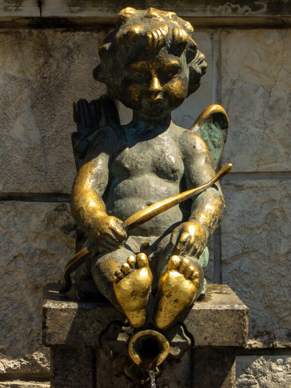 Angel of love- statue and fountain  2025-08-22 1-4