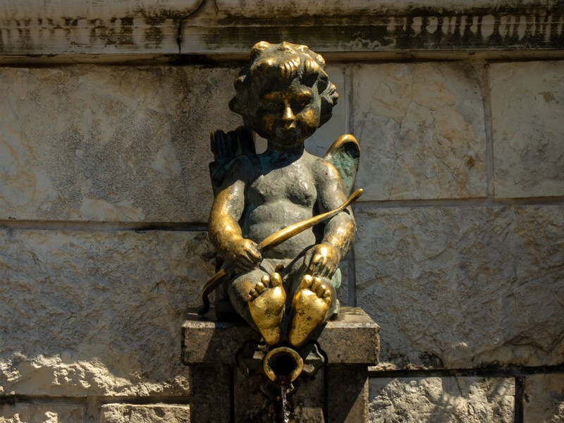 Angel of love- statue and fountain  2025-08-22 1