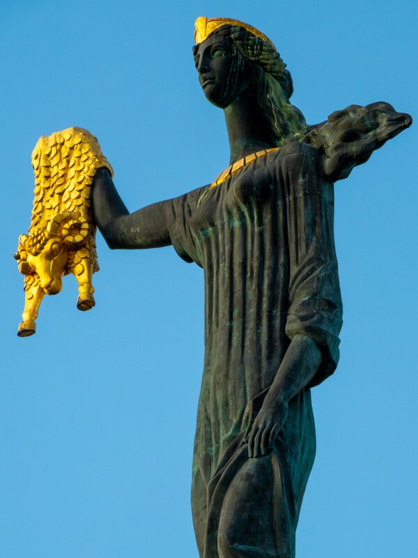 Statue of Medea  2025-08-21 1-3