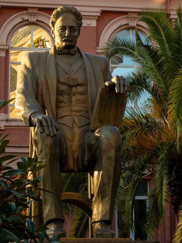 Memed Abashidze Sculpture